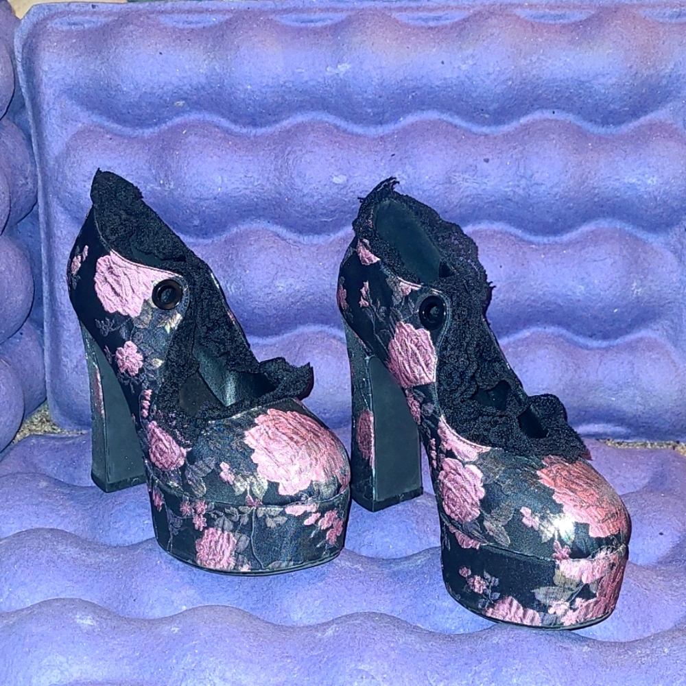 Mauve Fanged Faerie Brocade Mary Janes